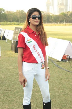 Parvathy Omanakuttan Photos